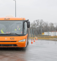 ÖAMTC-Schulung für Busfahrer am Flughafen Wien