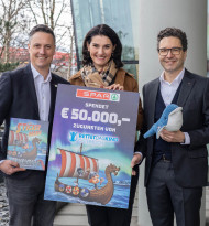 Spar spendet 50.000 Euro aus Stickermania an „Rettet das Kind“