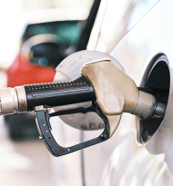 Autokauf: Österreicher favorisieren Benziner