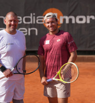 media4more lud zum Tennis-Event mit Profi Lucas Miedler 