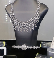 Mehr Werbung für natürliche Edelsteine