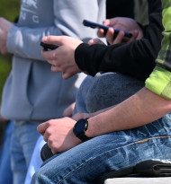 EU-Umfrage: Kinder sehen Social Media positiver als Eltern
