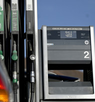 Teurer Sprit trifft Stationärhandel