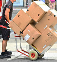 Paketabgabe inklusive Mehrwertsteuer wird bis zu 2,40 Euro betragen