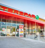 Teileröffnung des Interspar-Hypermarkts in Neu-Rum