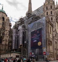 AEG setzt auf vier Megagerüste in Wien