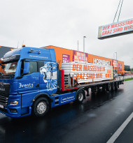 Obi begrüßt Hornbach mit PR-Aktion