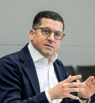 Rewe fordert längere Öffnungszeiten im Handel